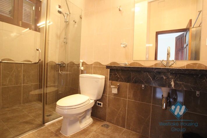 House for rent with 4 bedrooms and 4 bathrooms in Westlake, Tay Ho District, Ha Noi